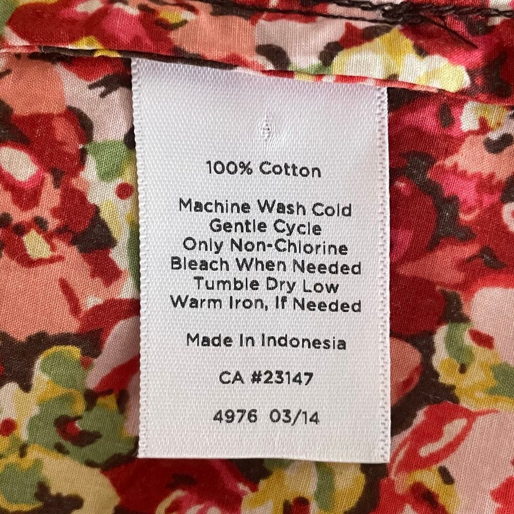 Talbots Red Floral Button Up Shirt Size 12p Roll Tab Sleeves Classic Work Wear - Picture 10 of 11